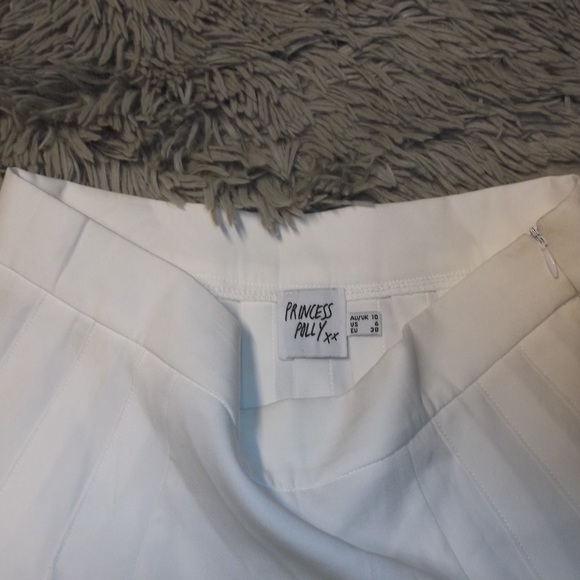 white tennis skirt - Picture 2 of 4